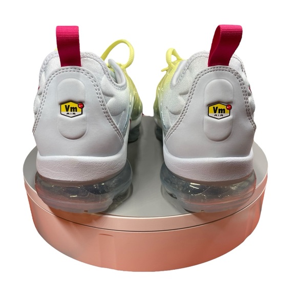 Women’s Nike Air Vapormax plus. Blue tint/fireberry. Size 11.5W. - Picture 7 of 12